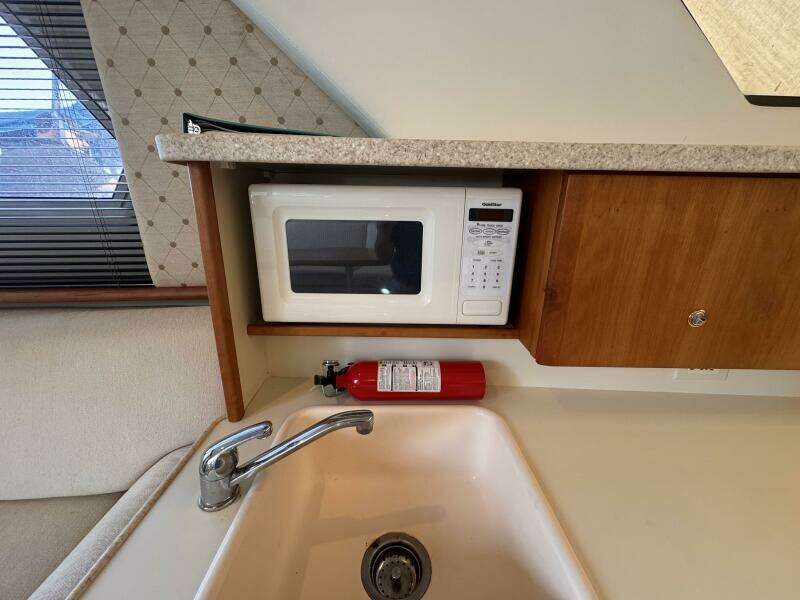 32ft Silverton Yacht For Sale