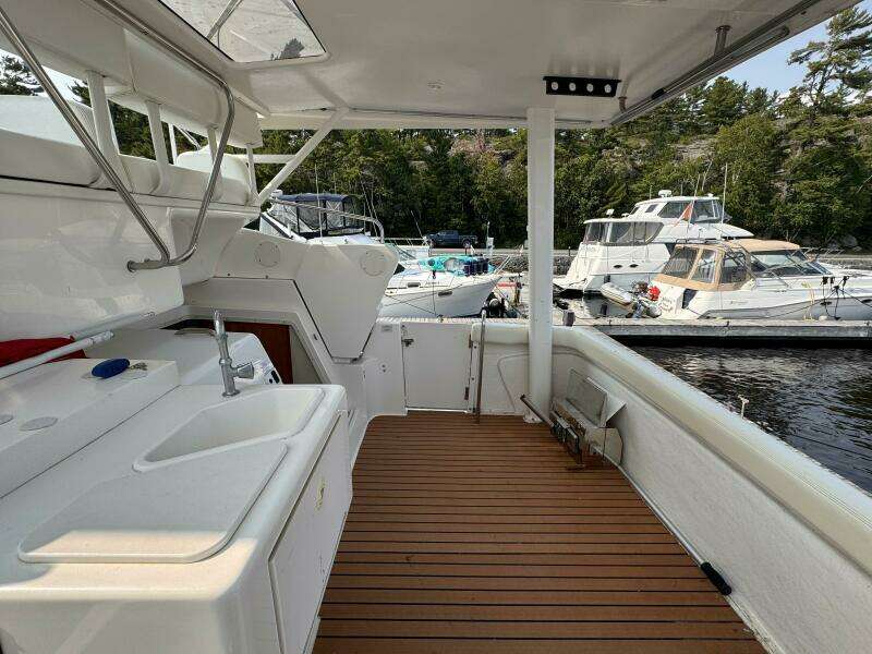 32ft Silverton Yacht For Sale