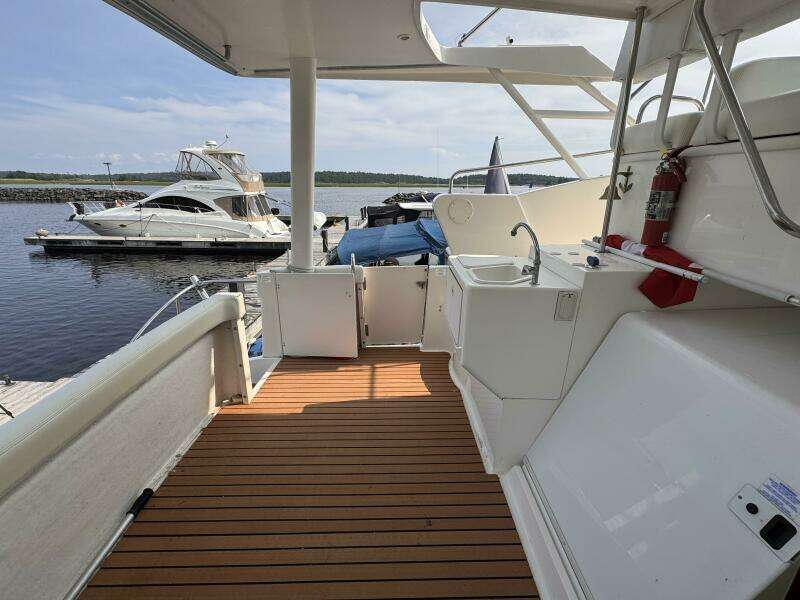 32ft Silverton Yacht For Sale