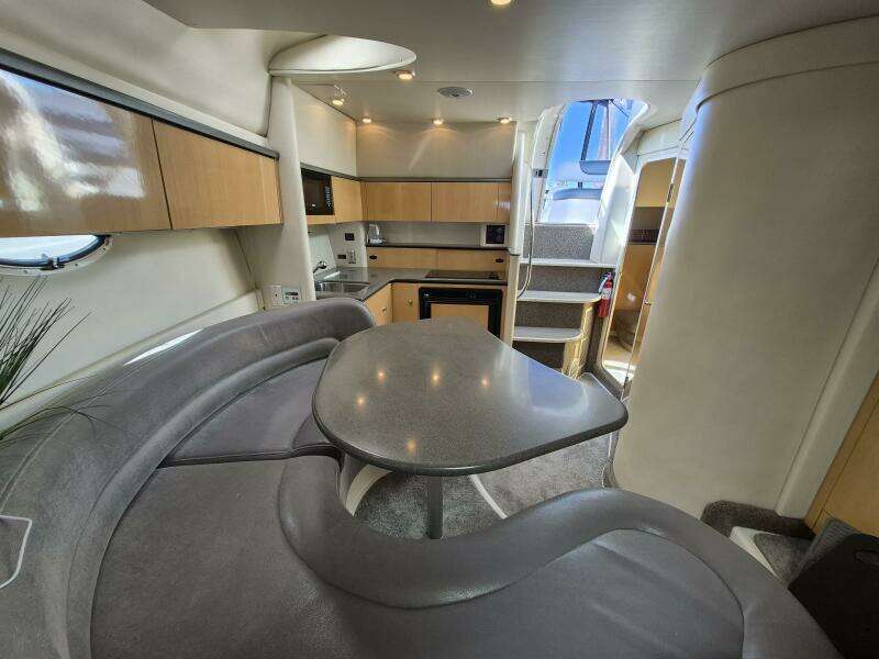 35ft Maxum Yacht For Sale