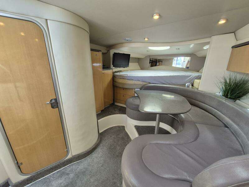 35ft Maxum Yacht For Sale