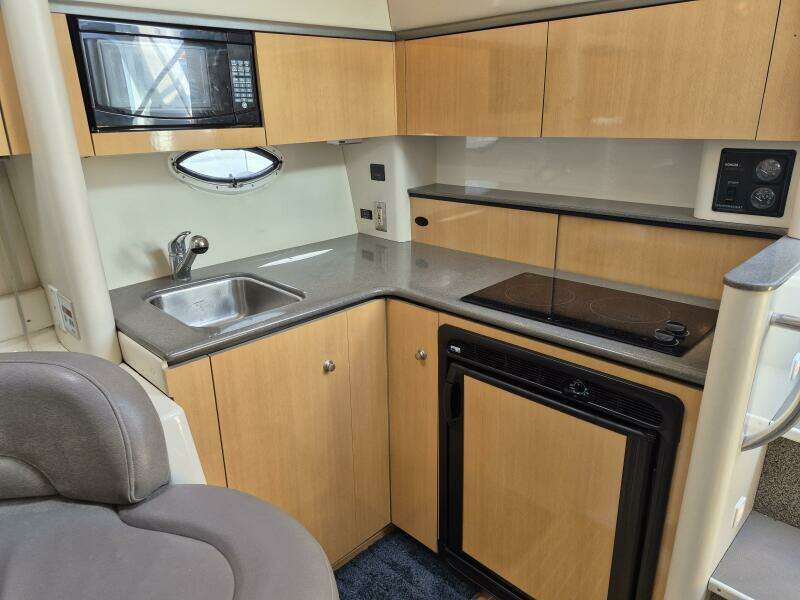 35ft Maxum Yacht For Sale