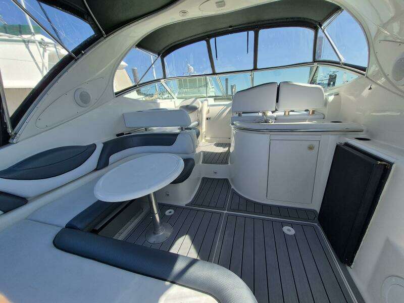 35ft Maxum Yacht For Sale