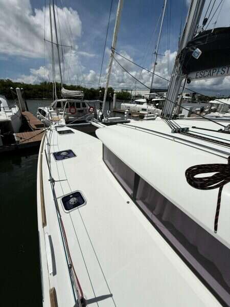 2018-lagoon-400-s2-sail-9891976-20250731155116995-1.jpg