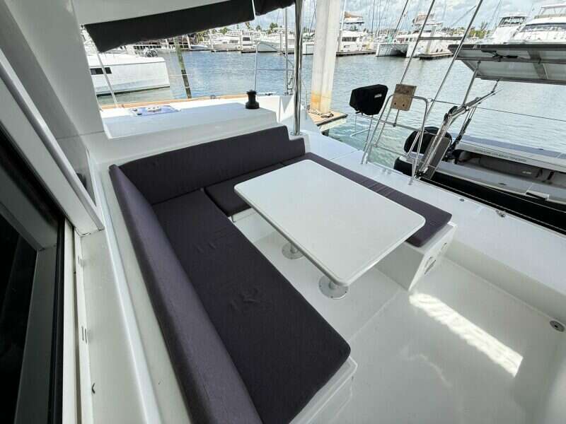 2018-lagoon-400-s2-sail-9891976-20250731155055582-1.jpg