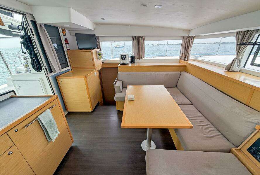 2018-lagoon-400-s2-sail-9891976-20250731160130758-1.jpg
