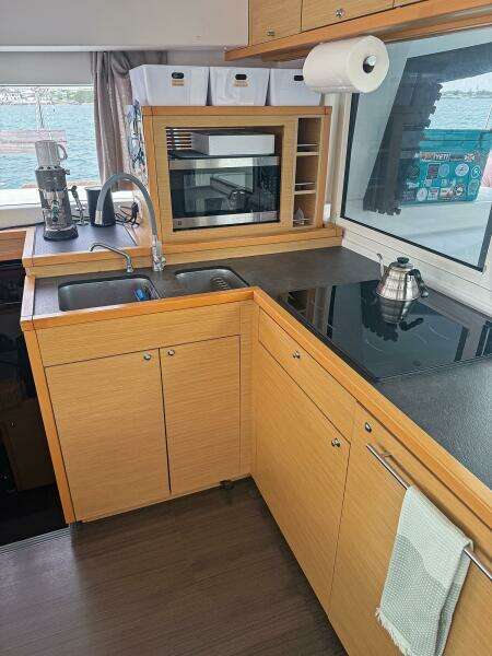 2018-lagoon-400-s2-sail-9891976-20250731160128661-1.jpg