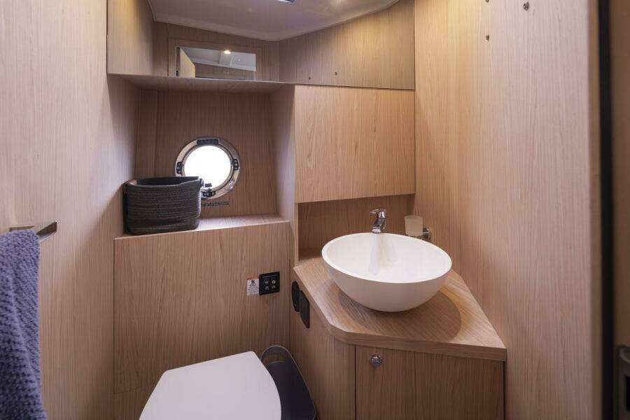 Master Cabin Head