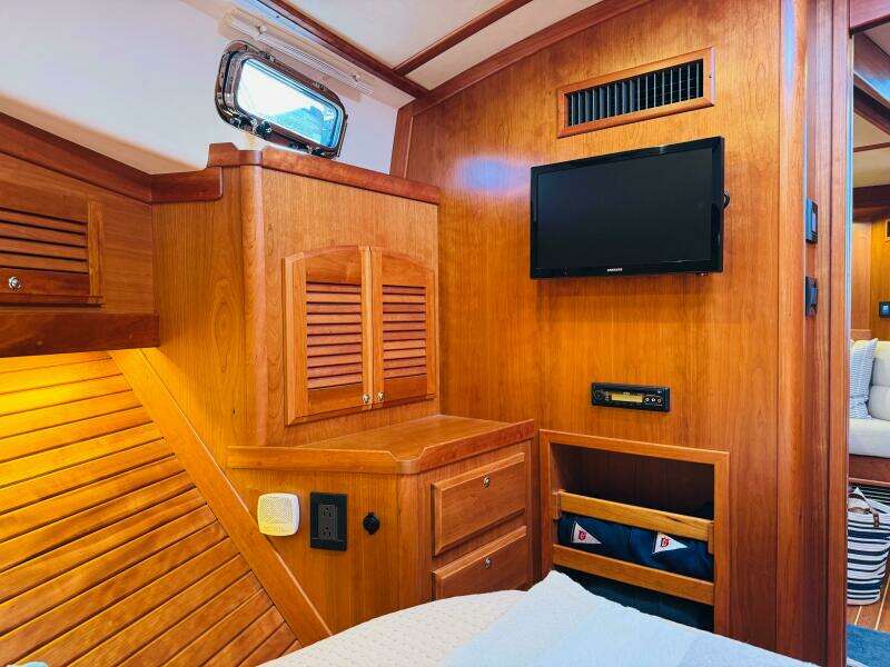 On Holidays   Reserved 42ft Sabre Yacht For Sale