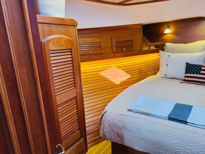 On Holidays   Reserved 42ft Sabre Yacht For Sale