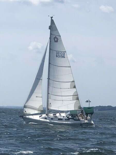 35ft Freedom Yacht For Sale