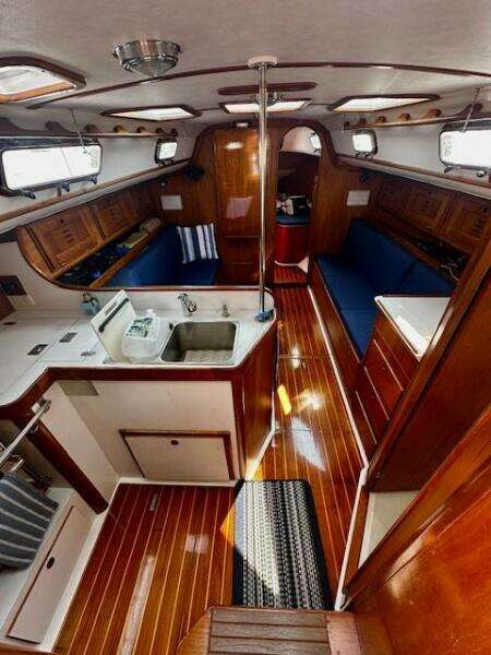 35ft Freedom Yacht For Sale