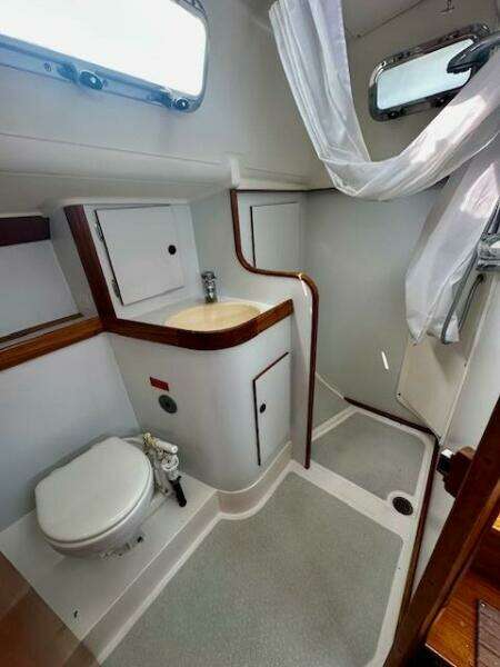 35ft Freedom Yacht For Sale
