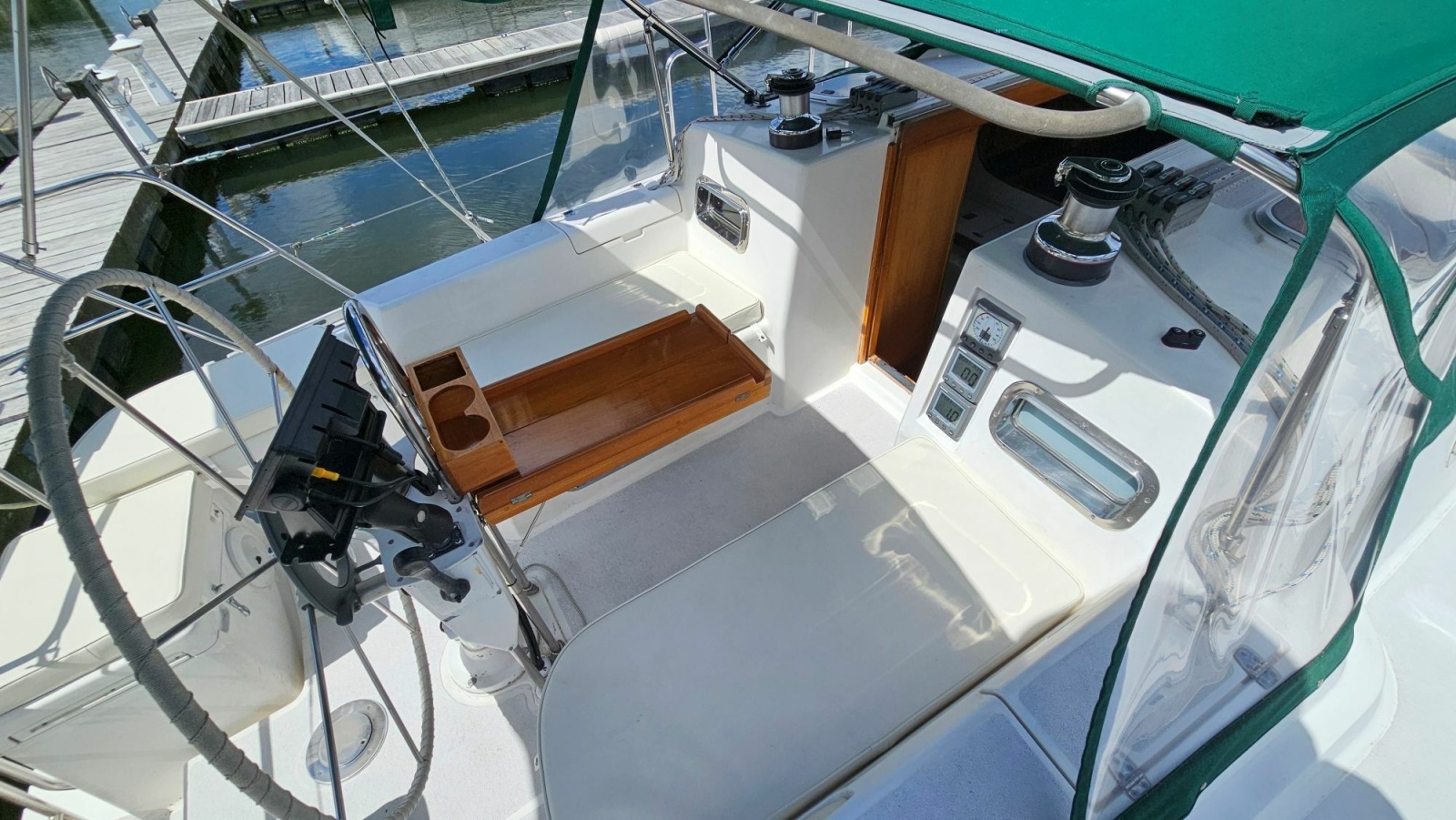 35' 1998 Freedom F35