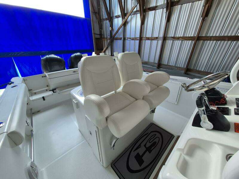29ft Sea Hunt Yacht For Sale