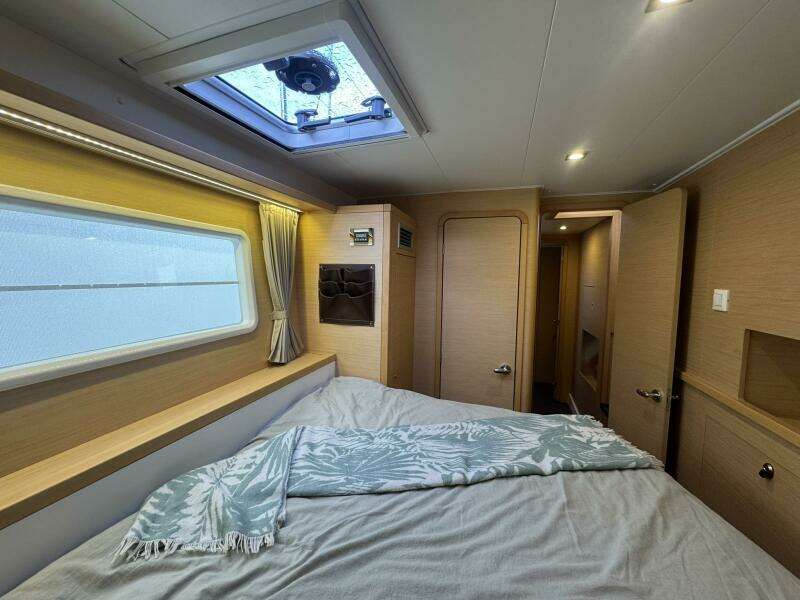39ft Lagoon Yacht For Sale