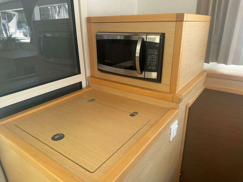 39ft Lagoon Yacht For Sale