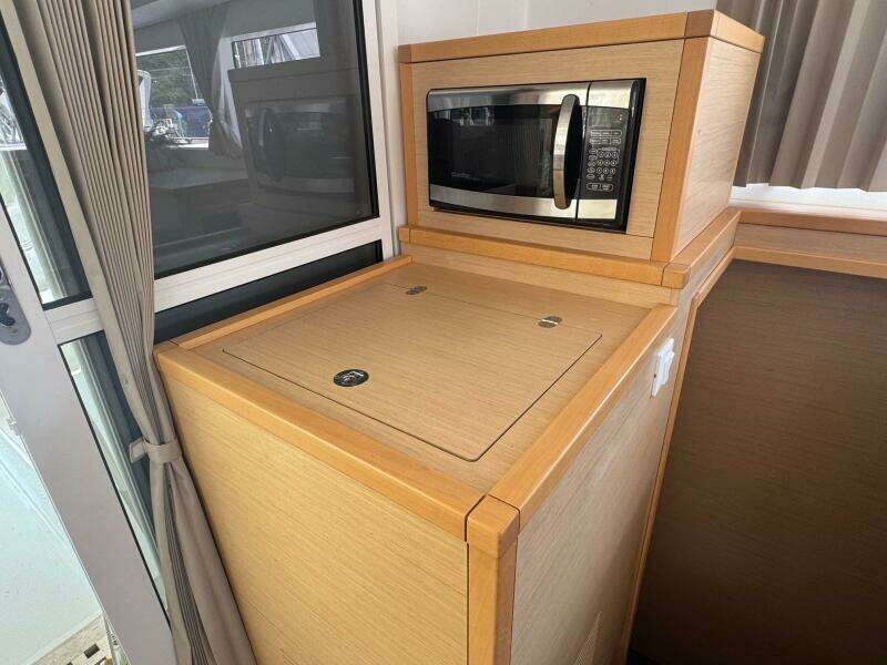 39ft Lagoon Yacht For Sale