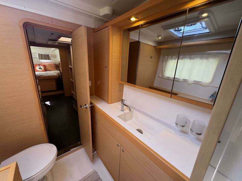 39ft Lagoon Yacht For Sale