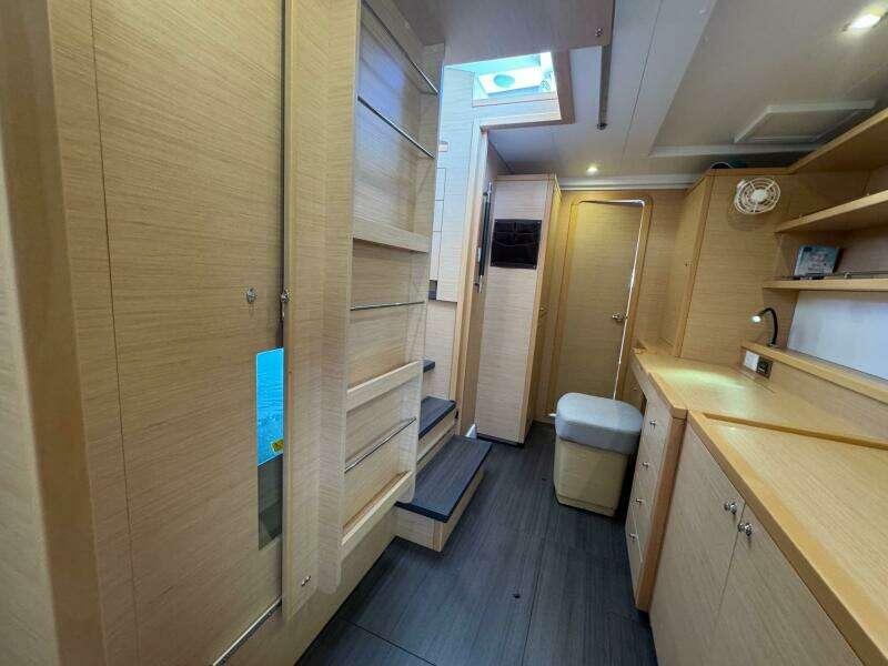 39ft Lagoon Yacht For Sale