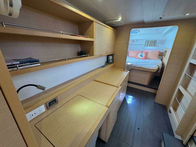 39ft Lagoon Yacht For Sale