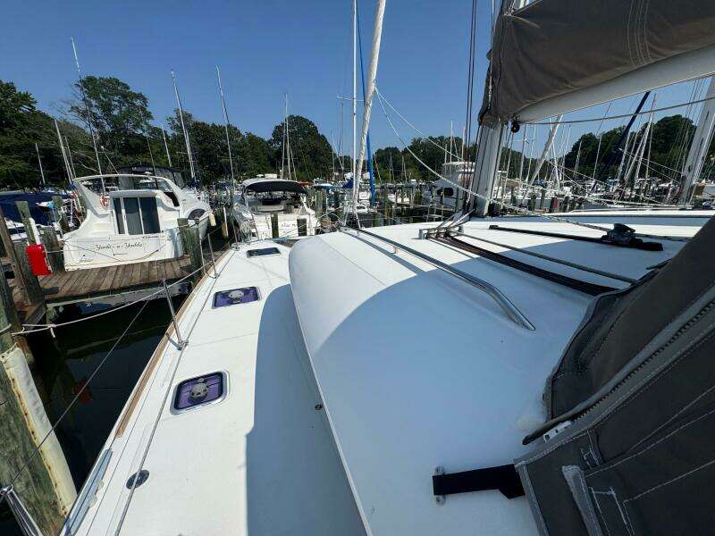 39ft Lagoon Yacht For Sale