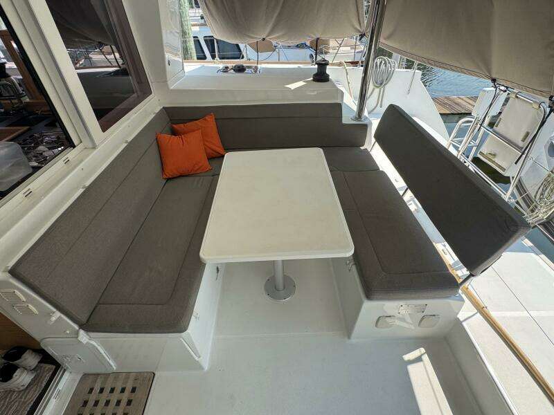 39ft Lagoon Yacht For Sale