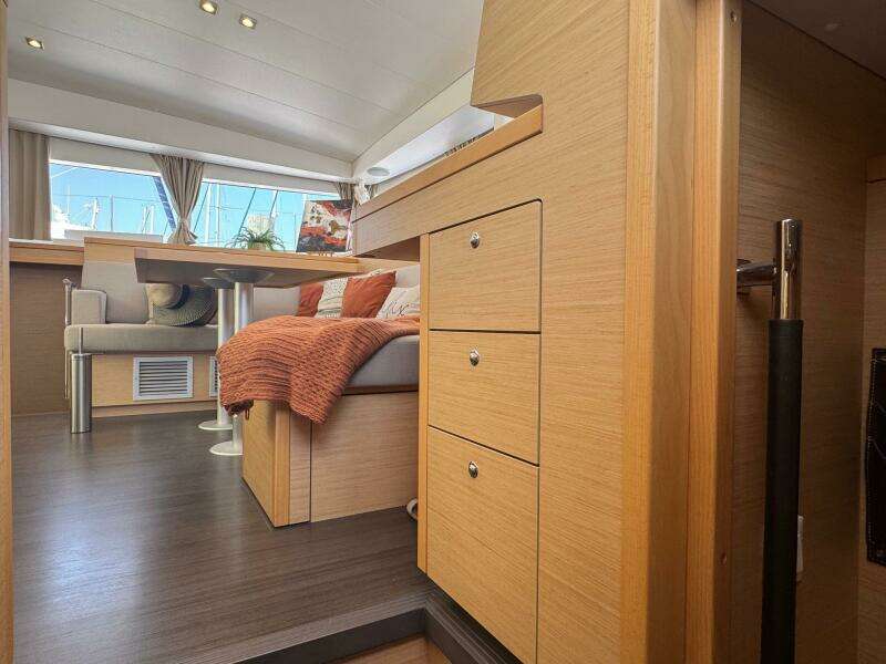 39ft Lagoon Yacht For Sale