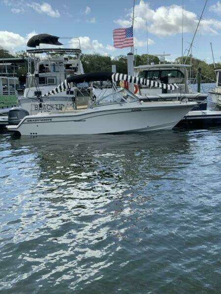 25ft Grady White Yacht For Sale