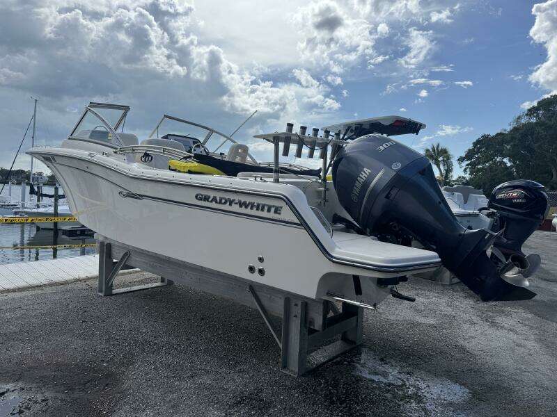 25ft Grady White Yacht For Sale