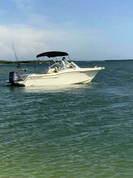 25ft Grady White Yacht For Sale