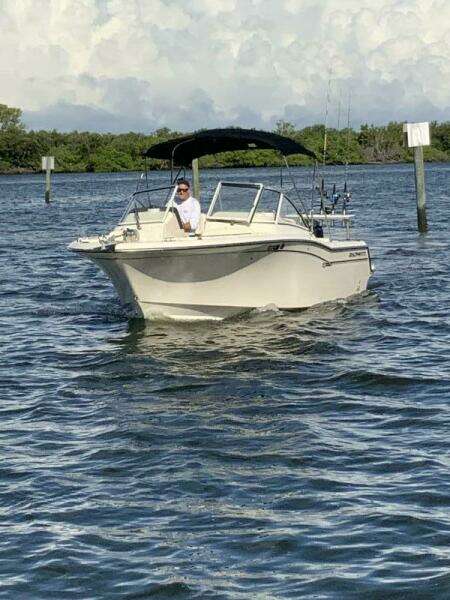 25ft Grady White Yacht For Sale