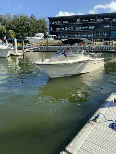 25ft Grady White Yacht For Sale