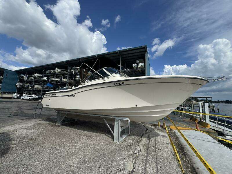 25ft Grady White Yacht For Sale