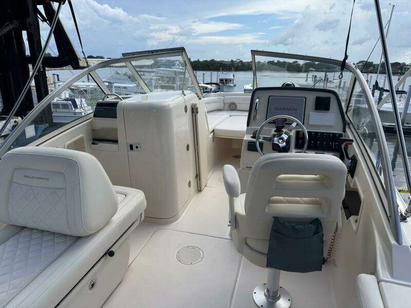 25ft Grady White Yacht For Sale