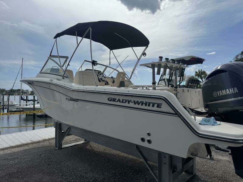 25ft Grady White Yacht For Sale