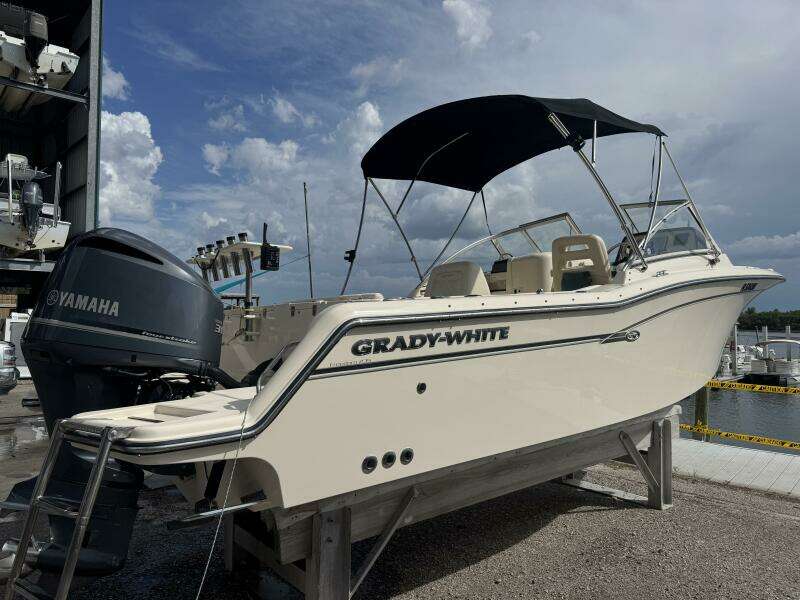 25ft Grady White Yacht For Sale