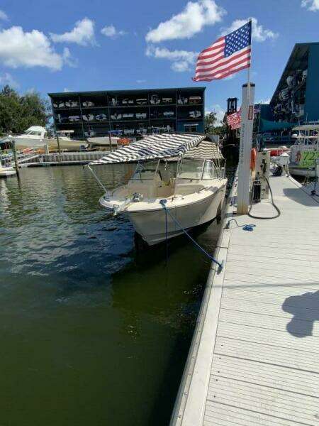 25ft Grady White Yacht For Sale