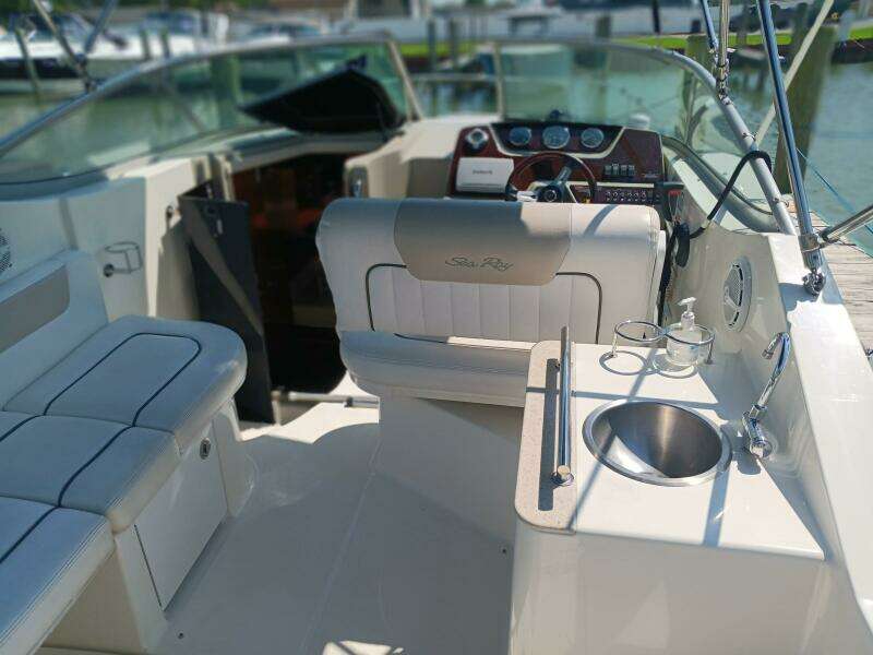 26ft Sea Ray Yacht For Sale