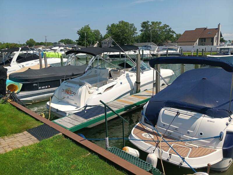 26ft Sea Ray Yacht For Sale