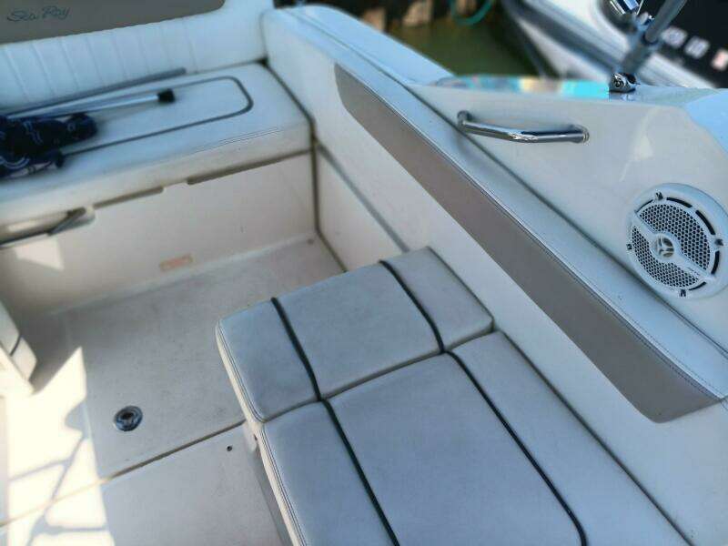 26ft Sea Ray Yacht For Sale