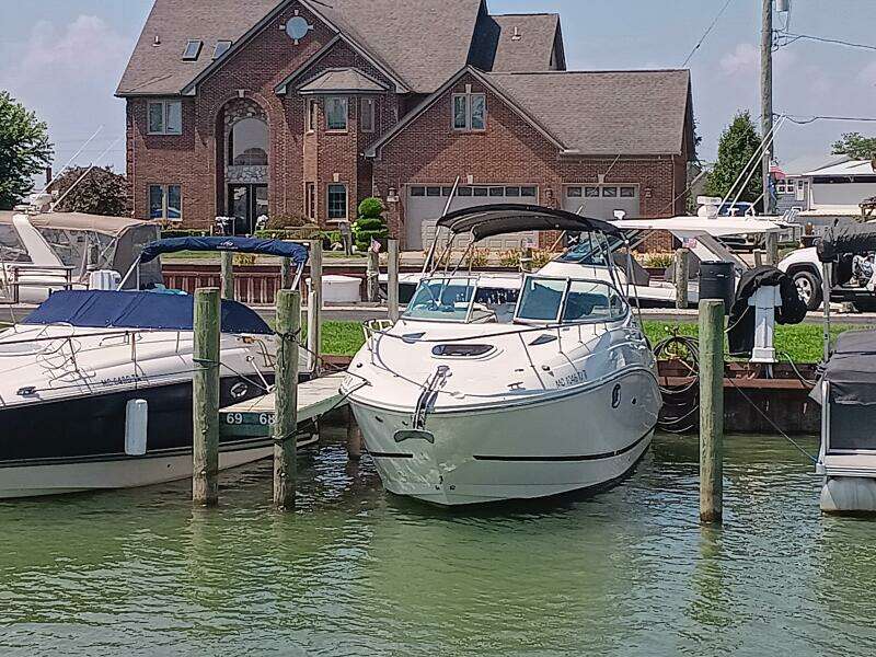 26ft Sea Ray Yacht For Sale