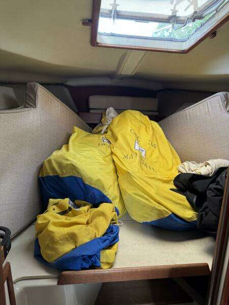 Blue Note 34ft C amp C Yacht For Sale