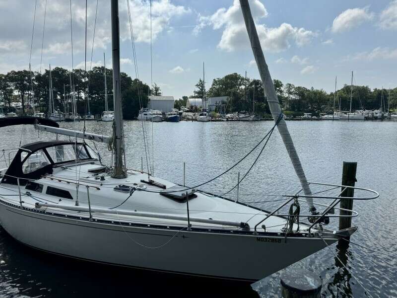 Blue Note 34ft C amp C Yacht For Sale