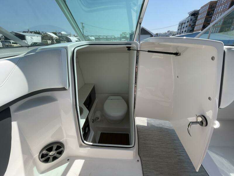 26ft Regal Yacht For Sale