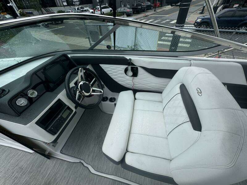 26ft Regal Yacht For Sale