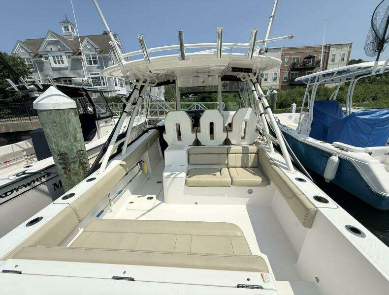 Savages 31ft Pursuit Yacht For Sale