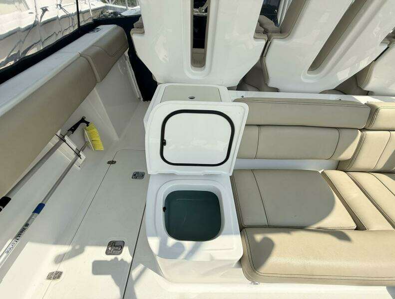 Savages 31ft Pursuit Yacht For Sale