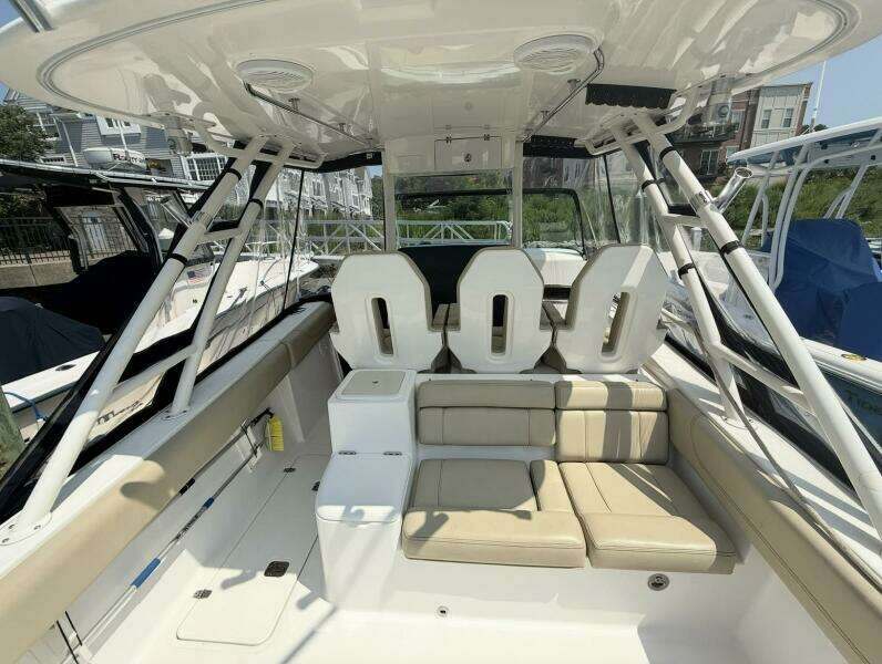 Savages 31ft Pursuit Yacht For Sale