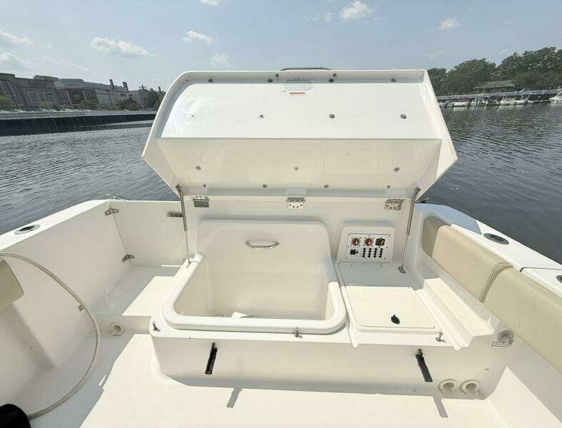 Savages 31ft Pursuit Yacht For Sale